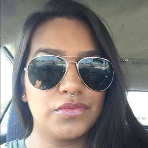 Meet your Posher, Mayra